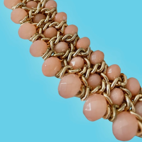 Rose pink statement necklace - Picture 2 of 2